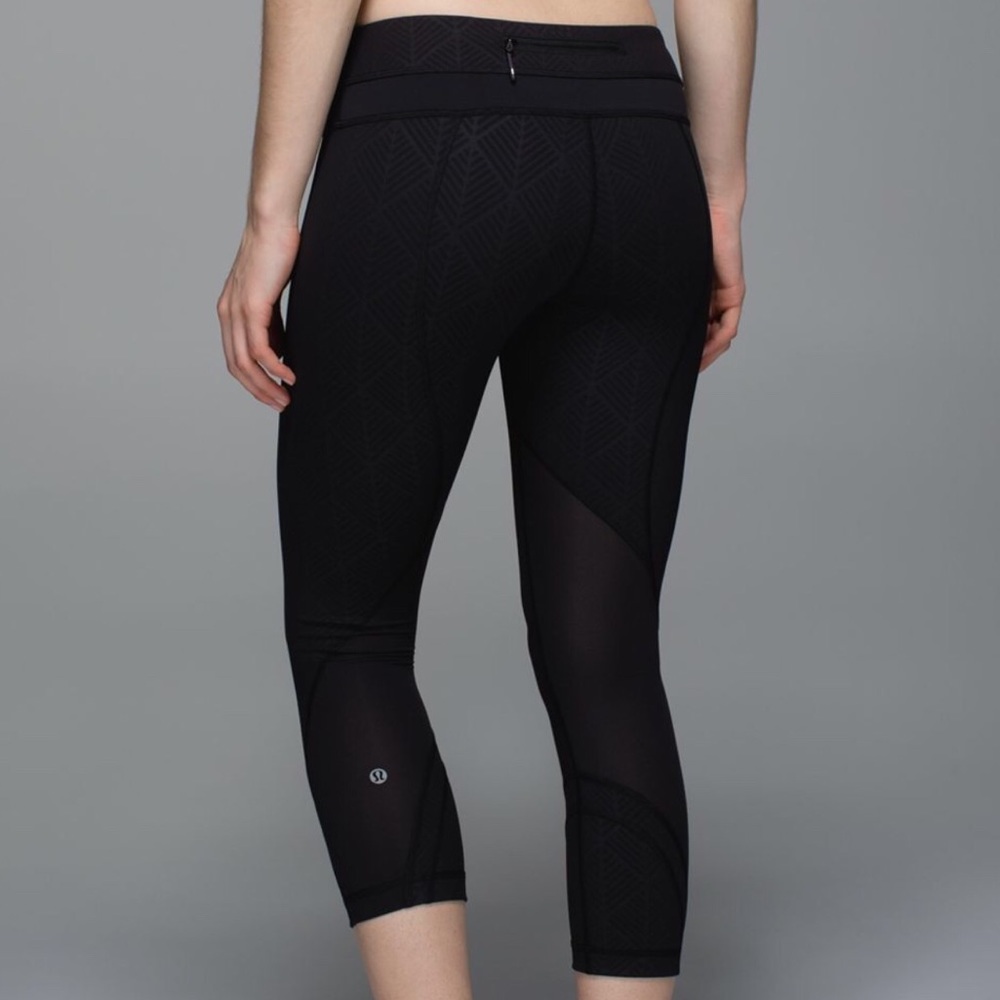 Lululemon Inspire Crop II Diamond Palm Black Mesh